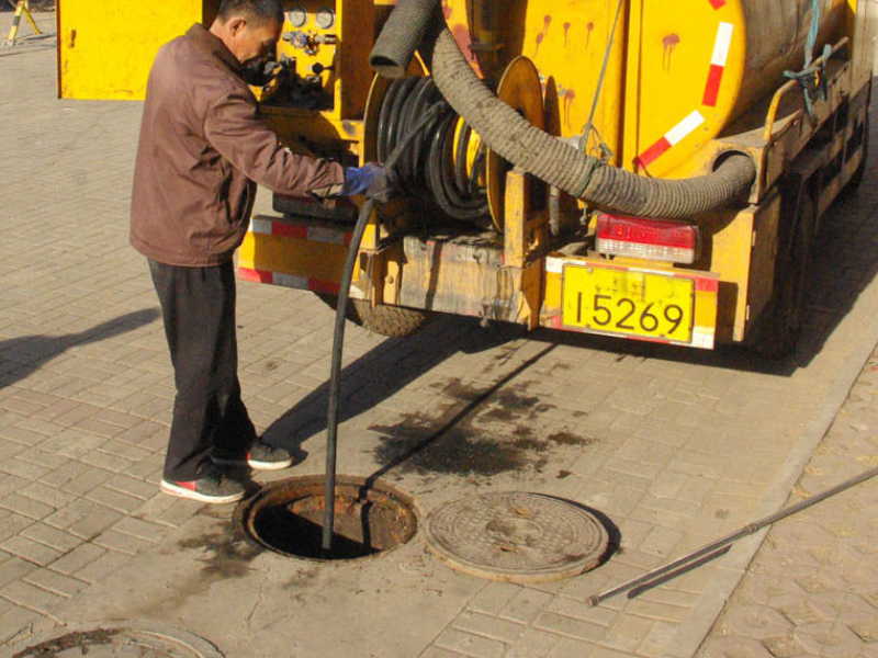天津东丽区张贵庄马桶疏通马桶维修，管道疏通清洗。