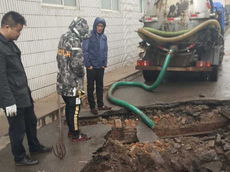 天津东丽区津塘路专业疏通下水道，清理化粪池