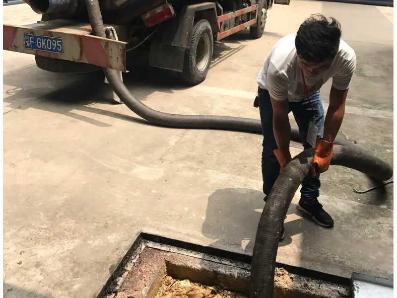 天津东丽区津塘路专业疏通下水道，清理化粪池