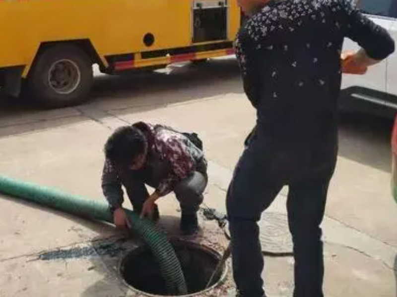天津东丽区津塘路专业疏通下水道，清理化粪池