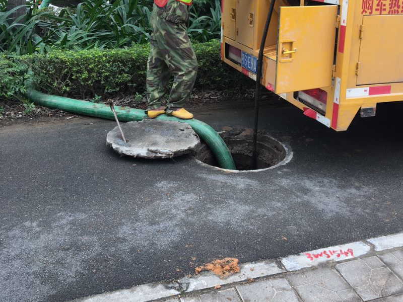 东丽区专业疏通管道 维修马桶 清理化粪池 清洗管道